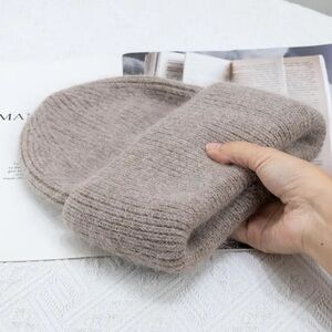 NWOT Women’s Knit Hat Beanie